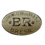 Emblema BR Touring, bege, com haste. Em metal cromado e haste em inox. Código VW29